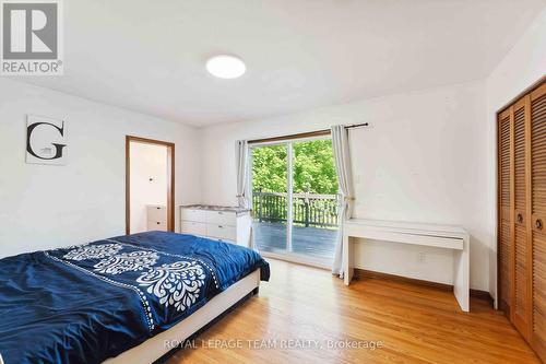 2353 Georgina Drive, Ottawa, ON - Indoor Photo Showing Bedroom