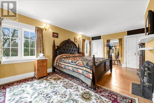 15 Trafalgar Street, St. Catharines (Downtown), ON - Indoor Photo Showing Bedroom