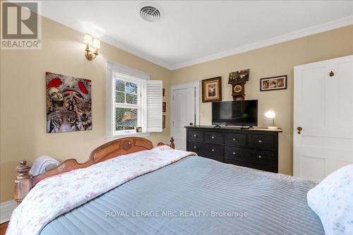 15 Trafalgar Street, St. Catharines (Downtown), ON - Indoor Photo Showing Bedroom