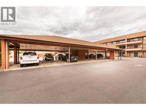 Parking area - 337 Mckinney Road Unit# 104, Oliver, BC - Outdoor