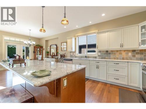 6833 Meadows Drive Unit# 28, Oliver, BC - Indoor Photo Showing Kitchen With Upgraded Kitchen