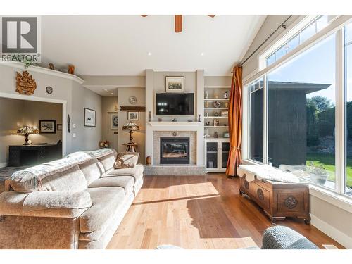 6833 Meadows Drive Unit# 28, Oliver, BC - Indoor Photo Showing Living Room With Fireplace