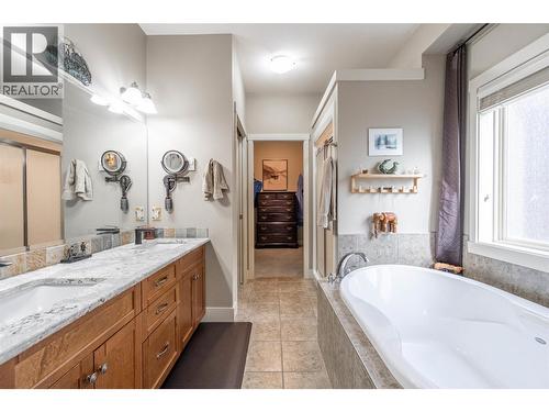 6833 Meadows Drive Unit# 28, Oliver, BC - Indoor Photo Showing Bathroom