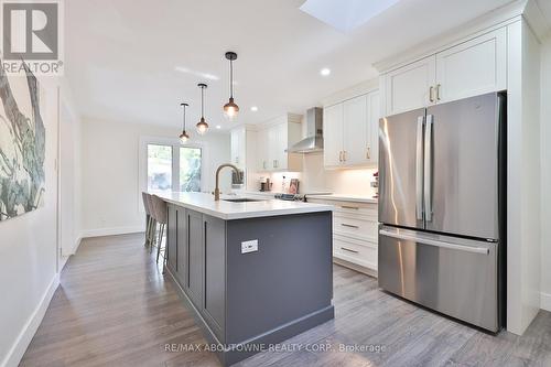 1131 Carol Street, Burlington, ON - Indoor Photo Showing Kitchen With Stainless Steel Kitchen With Upgraded Kitchen