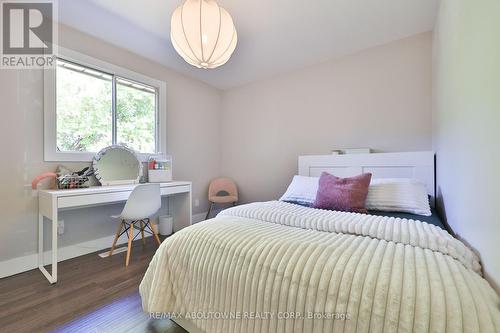 1131 Carol Street, Burlington, ON - Indoor Photo Showing Bedroom