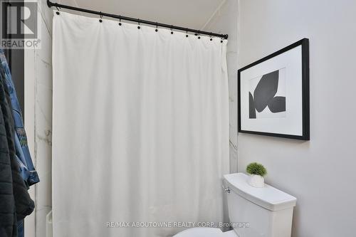 1131 Carol Street, Burlington, ON - Indoor Photo Showing Bathroom