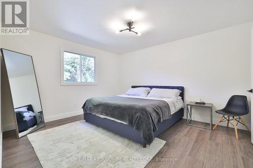 1131 Carol Street, Burlington, ON - Indoor Photo Showing Bedroom