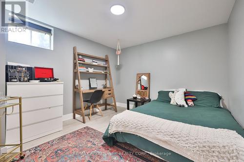 1131 Carol Street, Burlington, ON - Indoor Photo Showing Bedroom