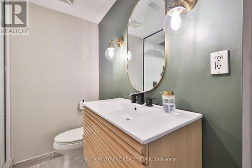 1131 Carol Street, Burlington, ON - Indoor Photo Showing Bathroom
