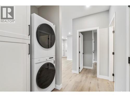 1330 10 Street Sw Unit# 14, Salmon Arm, BC - Indoor Photo Showing Laundry Room