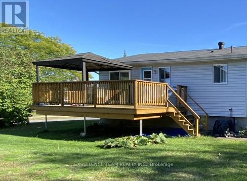 89 St Lawrence Street, South Stormont, ON - Outdoor With Deck Patio Veranda
