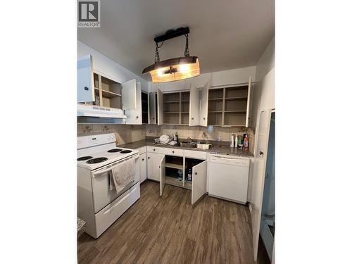 259 Mcewen Road, Lillooet, BC - Indoor Photo Showing Kitchen