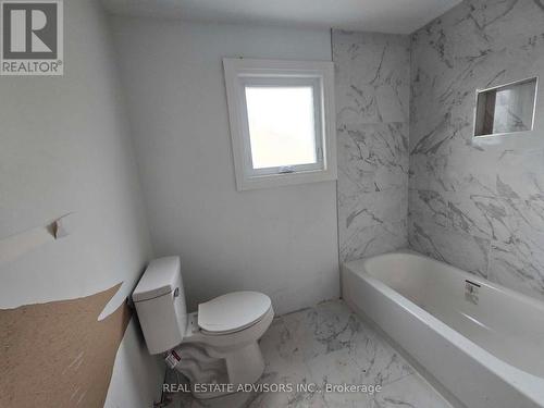 238 Braymore Boulevard, Toronto, ON - Indoor Photo Showing Bathroom