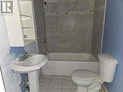 238 Braymore Boulevard, Toronto, ON - Indoor Photo Showing Bathroom