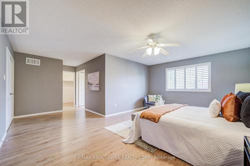 3041 Caulfield Crescent, Mississauga, ON - Indoor Photo Showing Bedroom