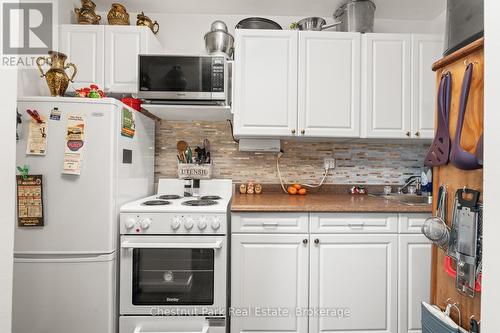 One Bedroom Upper Level - 84 Hiram Street, Bracebridge (Macaulay), ON - Indoor Photo Showing Kitchen