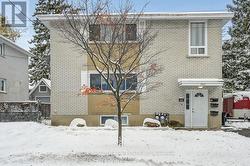 922 PINEWOOD CRESCENT  Ottawa, ON K2B 5Y4