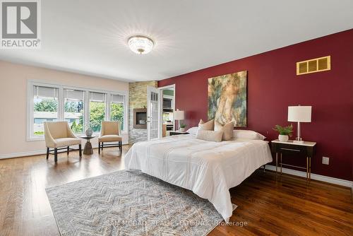 2339 Glengarry Road, Mississauga, ON - Indoor Photo Showing Bedroom