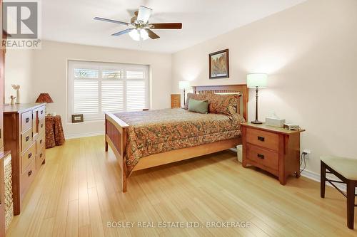 LARGE PRIMARY BEDROOM - 3 - 21 Loretta Drive W, Niagara-On-The-Lake (Virgil), ON - Indoor Photo Showing Bedroom