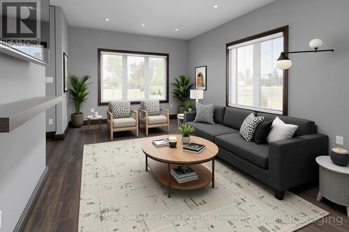 3321 Perth Road 140, Perth South (Downie), ON - Indoor Photo Showing Living Room