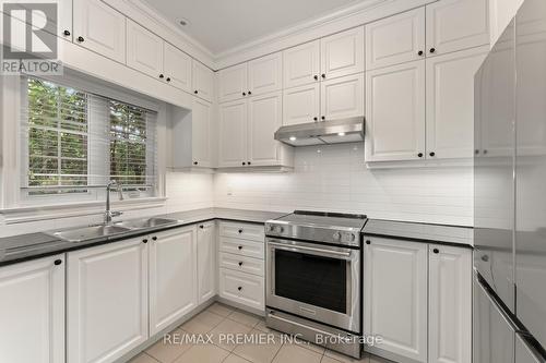 34 George Bogg Road, Vaughan, ON - Indoor Photo Showing Kitchen With Double Sink