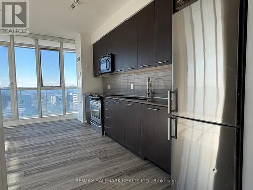 1610 - 9471 Yonge Street, Richmond Hill, ON - Indoor Photo Showing Kitchen