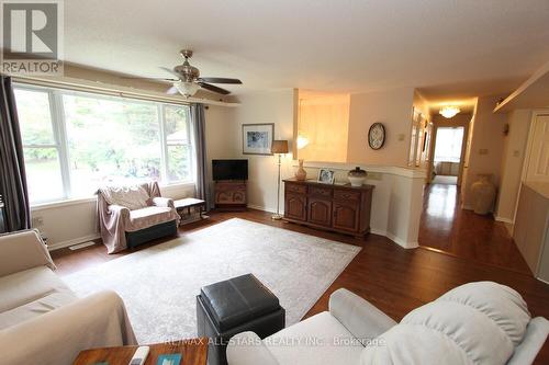 33 Tates Bay Road, Trent Lakes, ON - Indoor Photo Showing Living Room