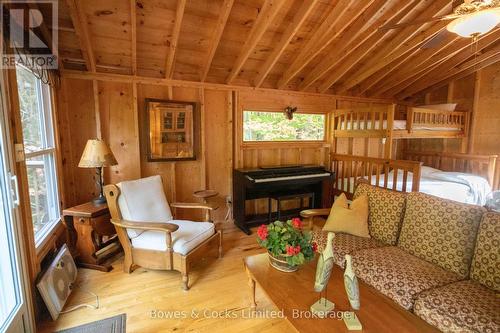 The Loft - 408 Couchs Road, North Kawartha, ON - Indoor Photo Showing Living Room