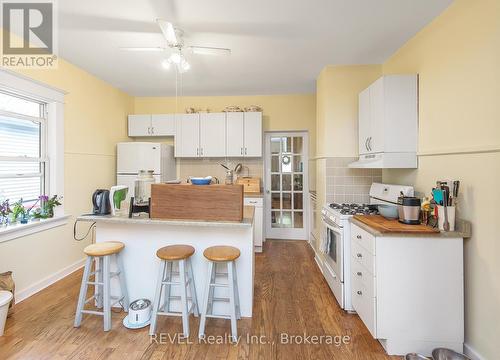 6510 Culp Street, Niagara Falls (Dorchester), ON - Indoor Photo Showing Kitchen
