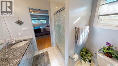 55 Metcalfe Road, Regina, SK - Indoor Photo Showing Bathroom