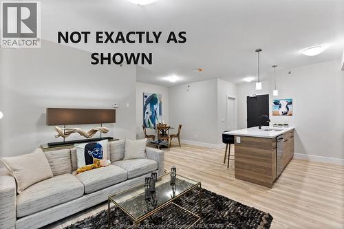 190 Main Street East Unit# 305, Kingsville, ON - Indoor Photo Showing Living Room