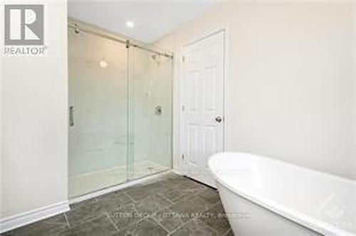 183 Presland Road, Ottawa, ON - Indoor Photo Showing Bathroom