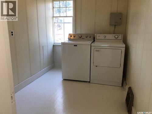 306 Cotter Street, Kamsack, SK - Indoor Photo Showing Laundry Room