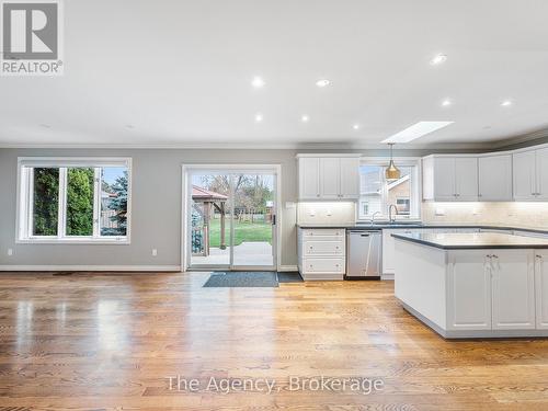 253 Margaret Drive, Oakville (Co Central), ON - Indoor Photo Showing Kitchen