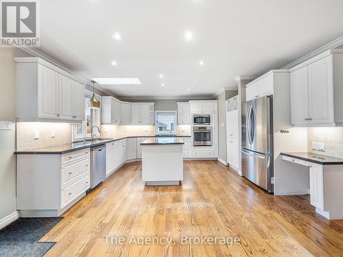 253 Margaret Drive, Oakville (Co Central), ON - Indoor Photo Showing Kitchen With Stainless Steel Kitchen With Upgraded Kitchen