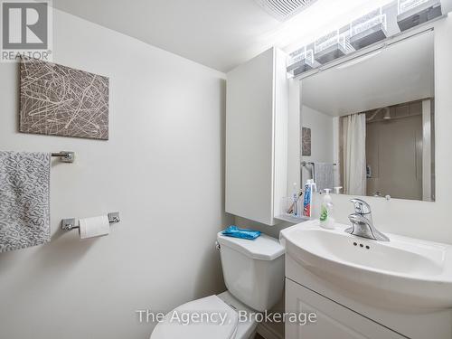 253 Margaret Drive, Oakville (Co Central), ON - Indoor Photo Showing Bathroom