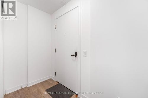 215 - 215 Lakeshore Road W, Mississauga, ON - Indoor Photo Showing Other Room