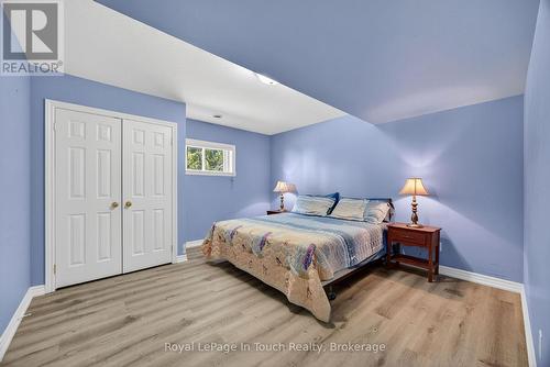 44 Tiny Beaches Road S, Tiny, ON - Indoor Photo Showing Bedroom