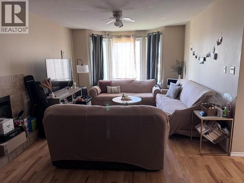 721 100 Avenue, Dawson Creek, BC - Indoor Photo Showing Living Room