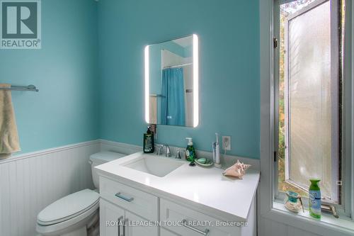 64 Wahnekewening Drive, Tiny, ON - Indoor Photo Showing Bathroom