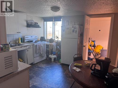 1330 101 Avenue, Dawson Creek, BC - Indoor Photo Showing Kitchen With Double Sink