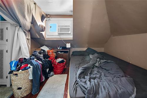 45 Furby Street, Winnipeg, MB - Indoor Photo Showing Bedroom
