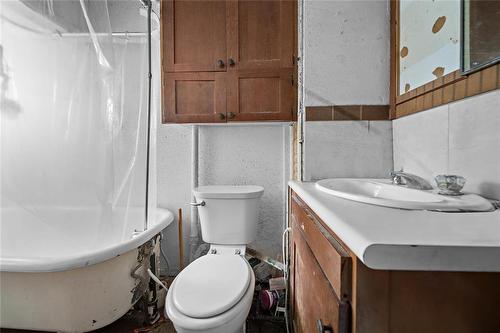 45 Furby Street, Winnipeg, MB - Indoor Photo Showing Bathroom