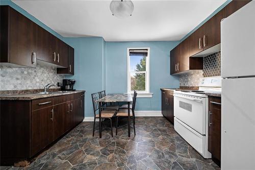45 Furby Street, Winnipeg, MB - Indoor Photo Showing Kitchen