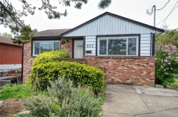 271 Battleford Ave  Saanich, BC V8Z 1K7