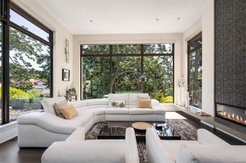 3724 Arbutus Ridge, Saanich, BC 