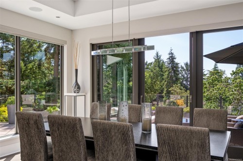 3724 Arbutus Ridge, Saanich, BC 