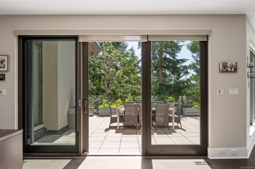 3724 Arbutus Ridge, Saanich, BC 