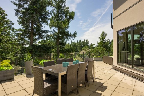 3724 Arbutus Ridge, Saanich, BC 