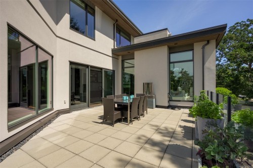 3724 Arbutus Ridge, Saanich, BC 